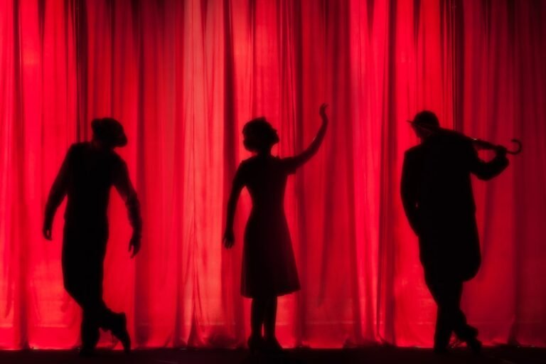What To Wear On Broadway: The Complete Dress Code Guide